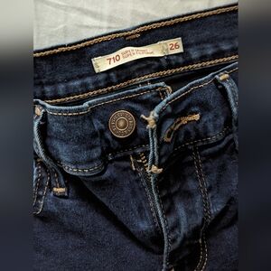 Levi's 710 Super Skinny Jeans 👖 (dark wash)